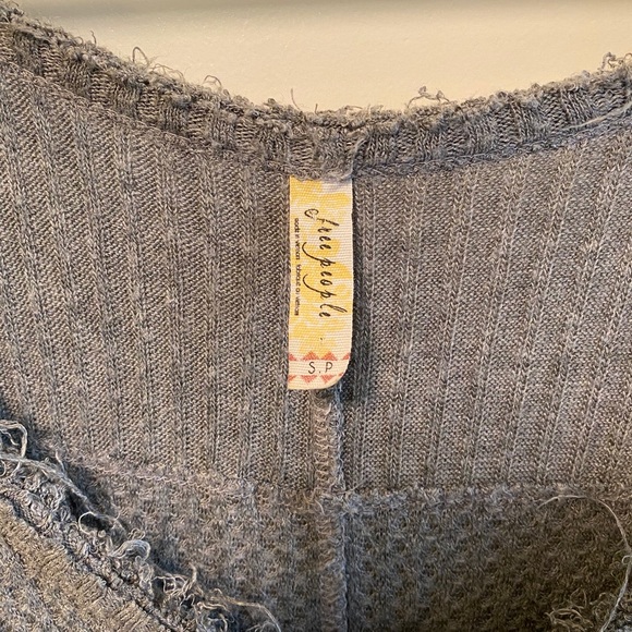 Cozy Free People Sweater - Picture 3 of 4